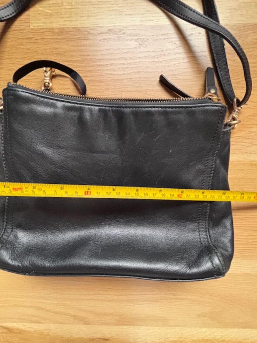 Lo & Sons Pearl Convertible Crossbody Bag - Picture 9 of 9